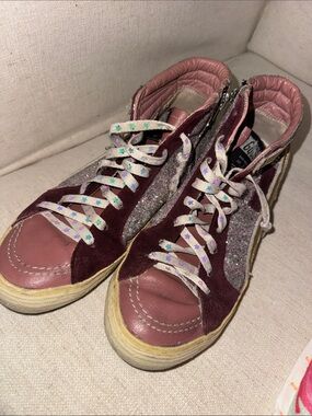 Maroon Golden Goose 😍